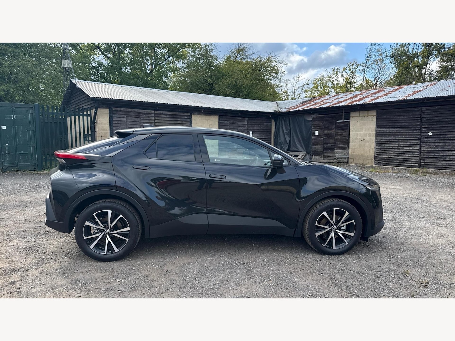 Used Toyota C-HR 2025 for sale - 76152105: Photo 18