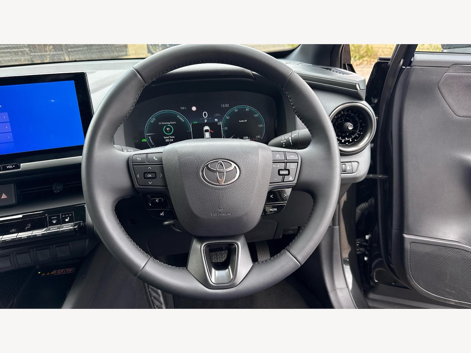 Used Toyota C-HR 2025 for sale - 76152105: Photo 8