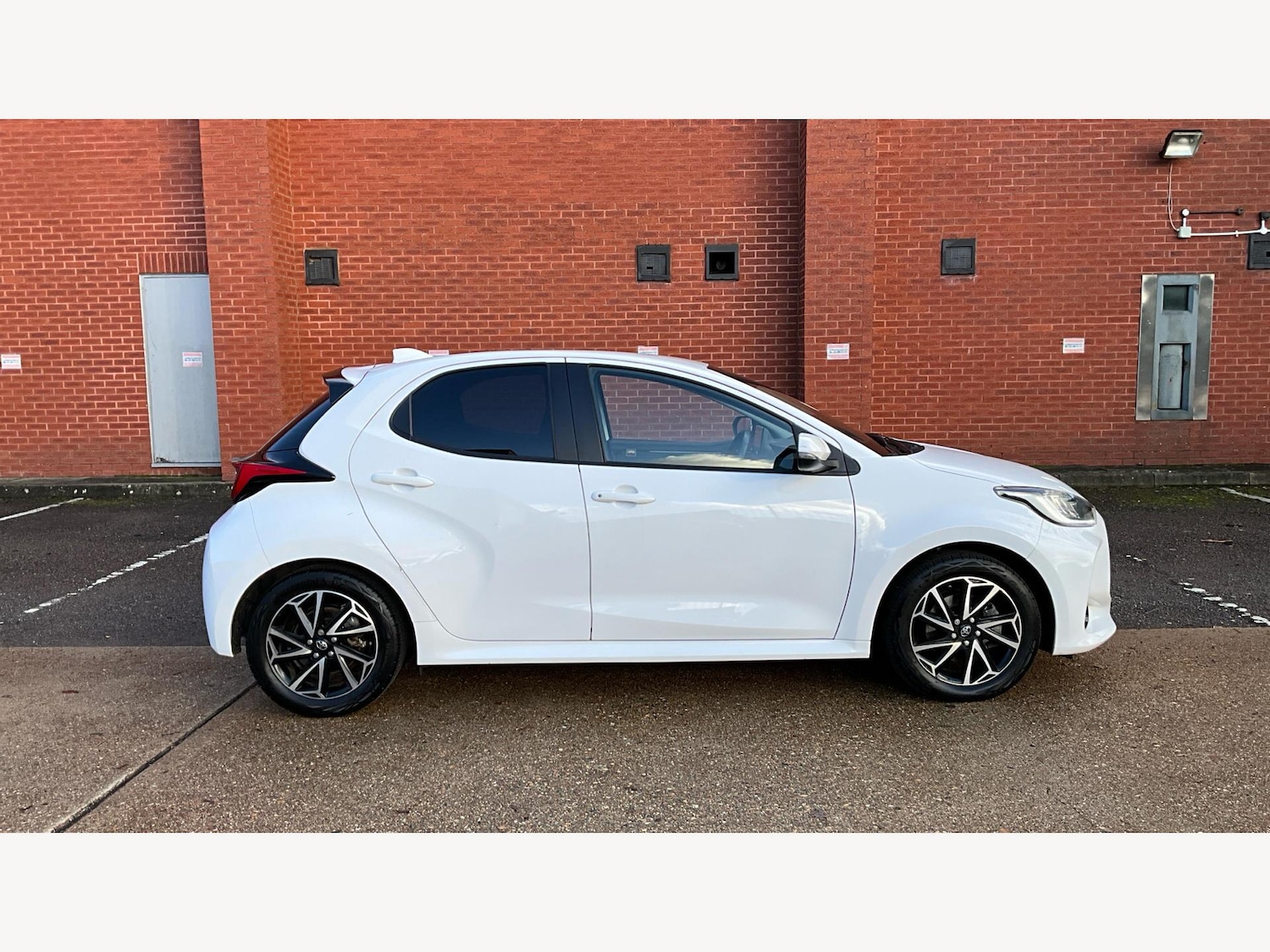 Used Toyota Yaris for sale - 77538005: Photo 18