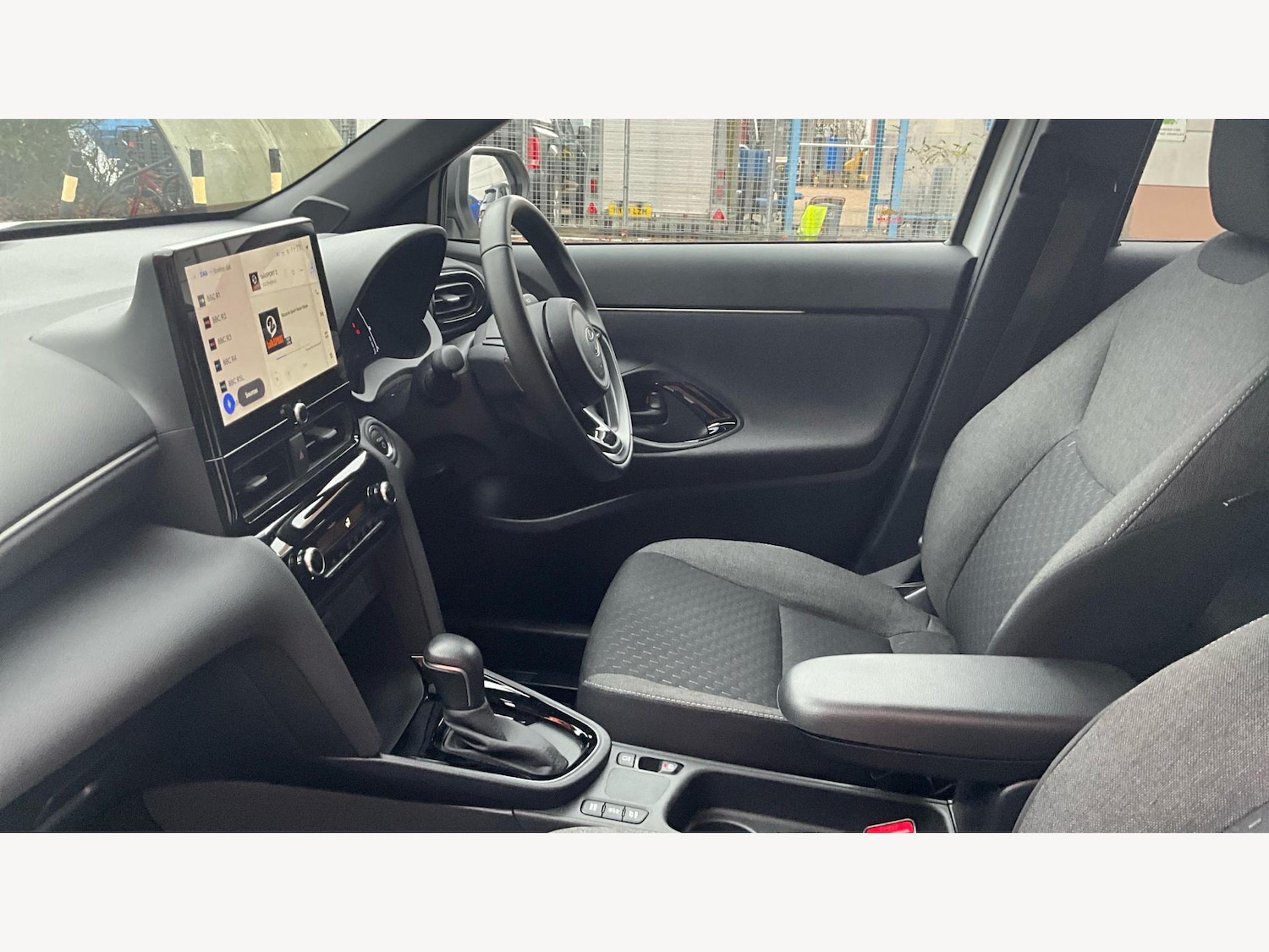 Used Toyota Yaris Cross 2024 for sale - 77646699: Photo 12