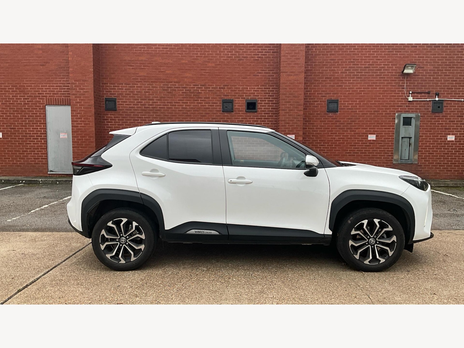 Used Toyota Yaris Cross 2024 for sale - 77646699: Photo 18