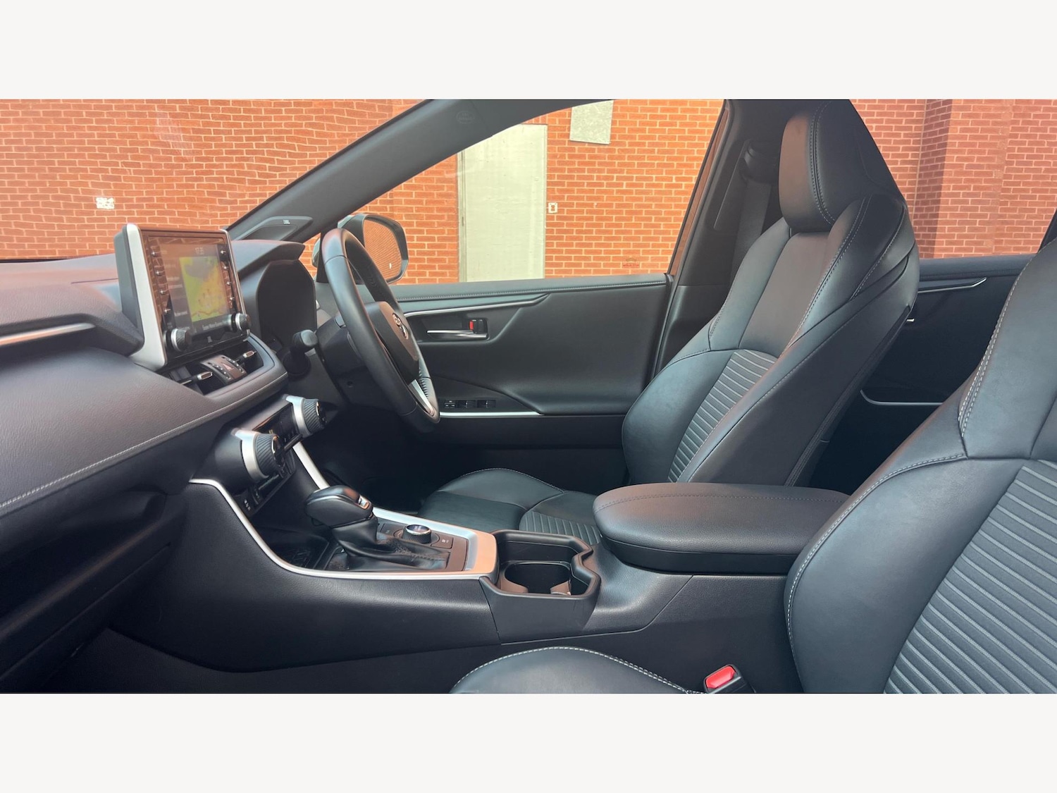 Used Toyota RAV4 2021 for sale - 76780572: Photo 12