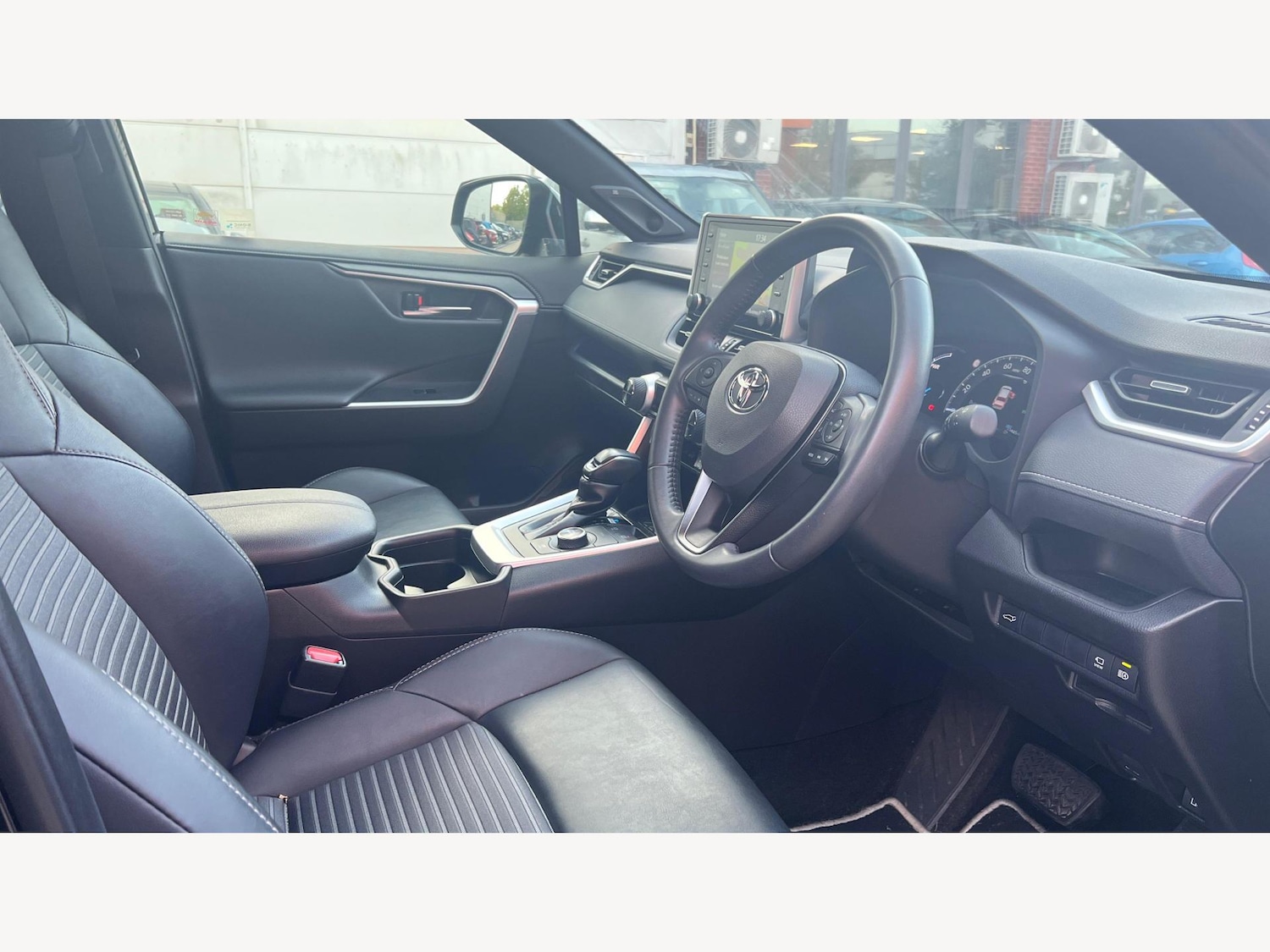 Used Toyota RAV4 2021 for sale - 76780572: Photo 13