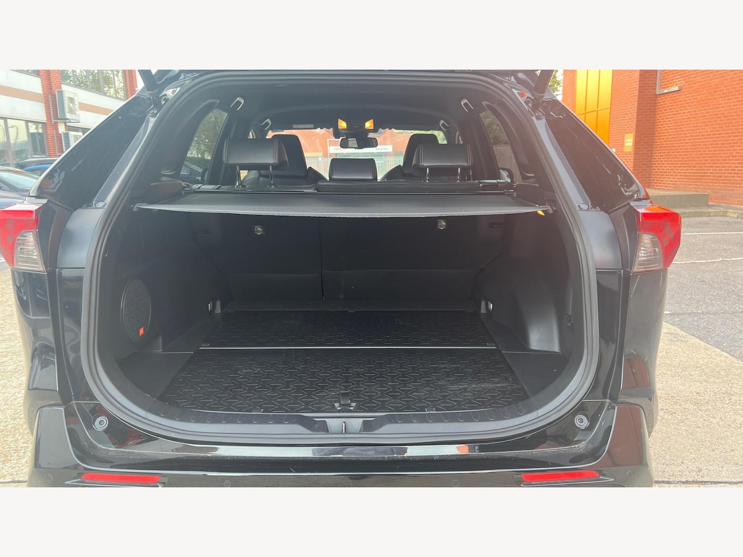 Used Toyota RAV4 2021 for sale - 76780572: Photo 16