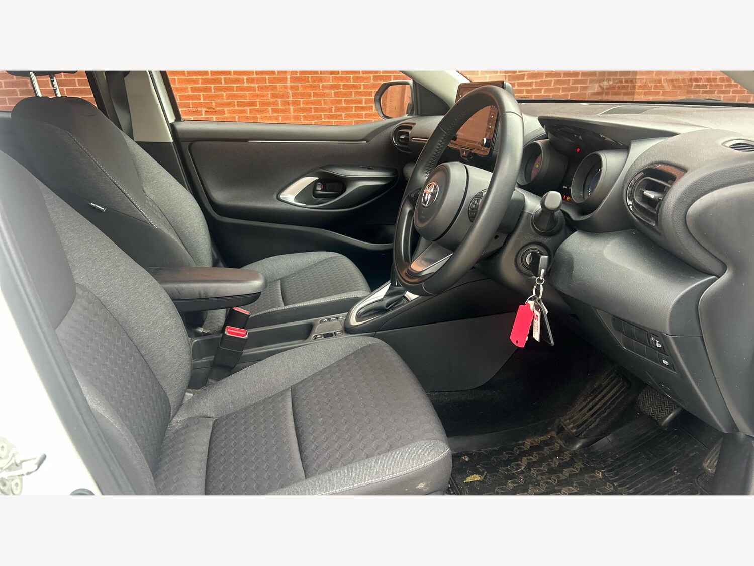 Used Toyota Yaris 2023 for sale - 77574883: Photo 13