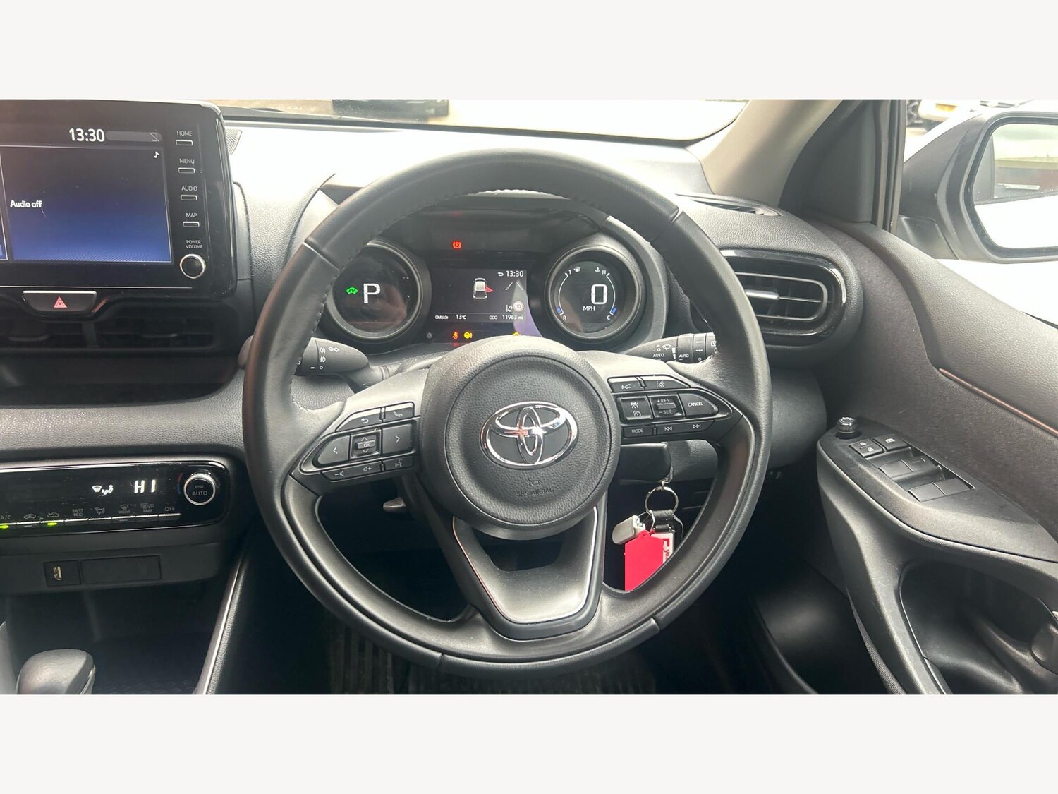 Used Toyota Yaris 2023 for sale - 77574883: Photo 8