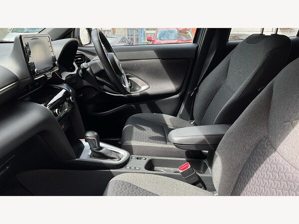 Used Toyota Yaris Cross 2022 for sale - 74934799: Photo 12
