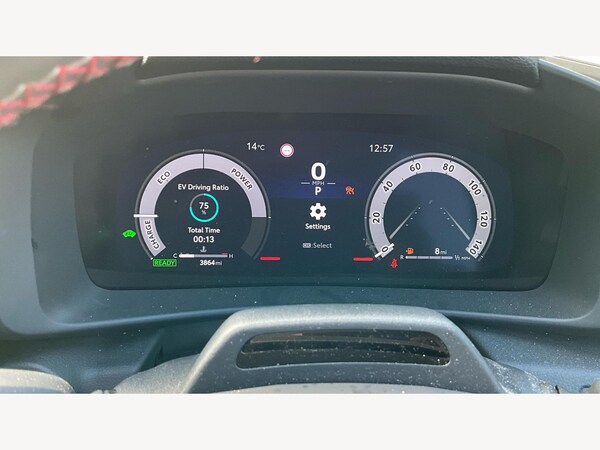 Used Toyota C-HR 2025 for sale - 76259329: Photo 11