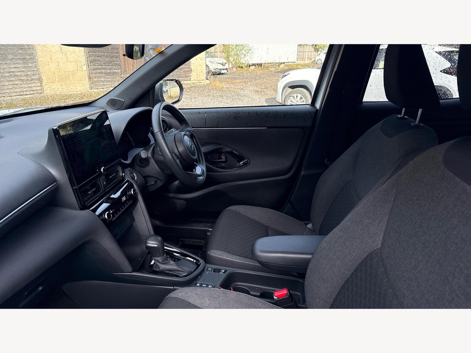 Used Toyota Yaris Cross 2024 for sale - 76188455: Photo 12