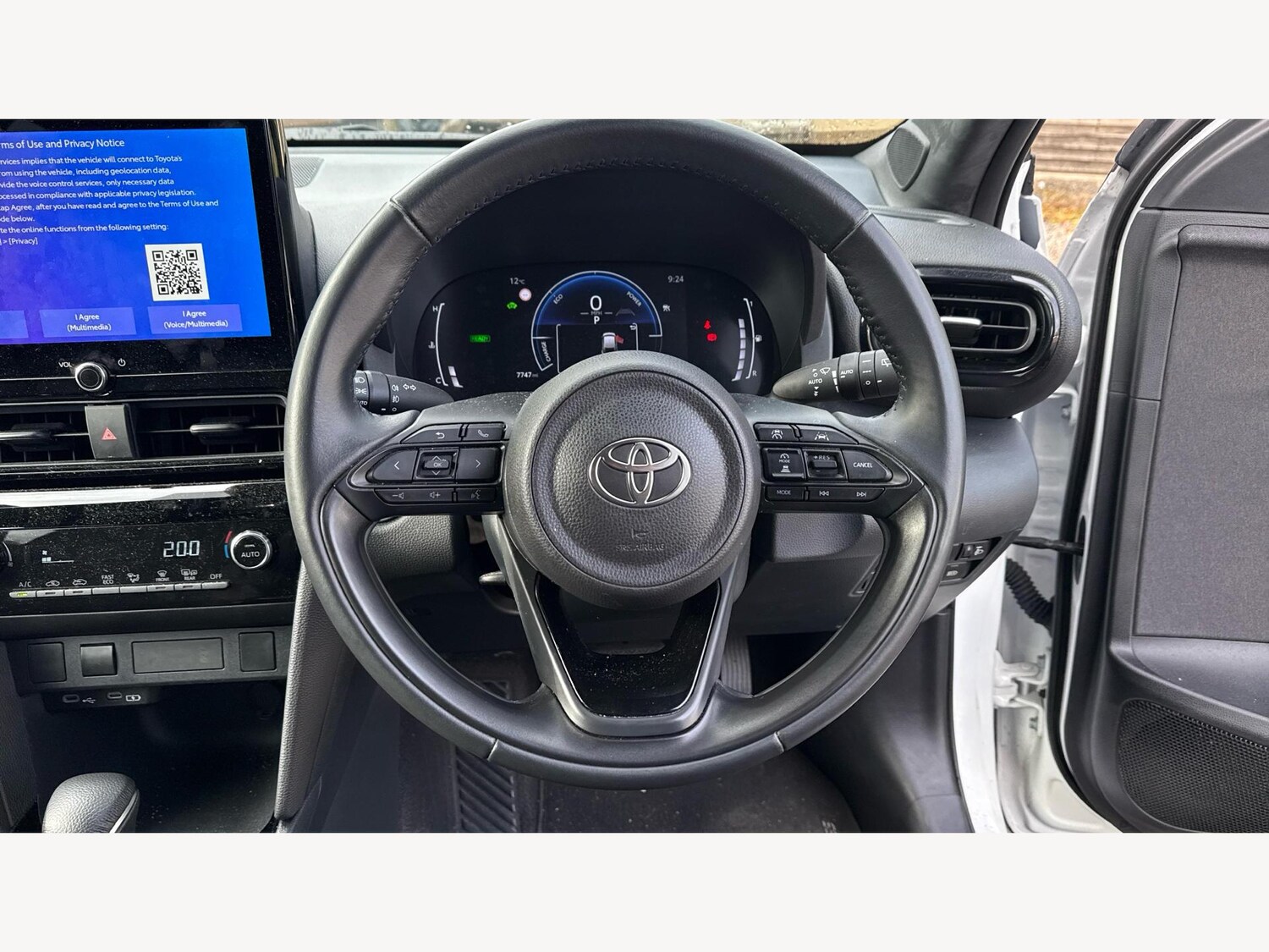 Used Toyota Yaris Cross 2024 for sale - 76188455: Photo 8