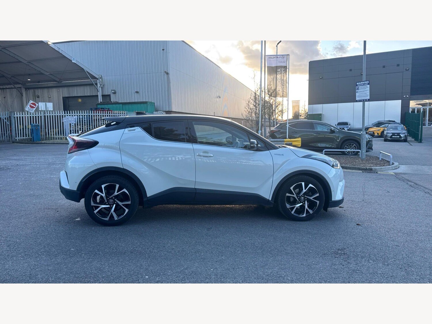 Used Toyota C-HR for sale - 77909779: Photo 18