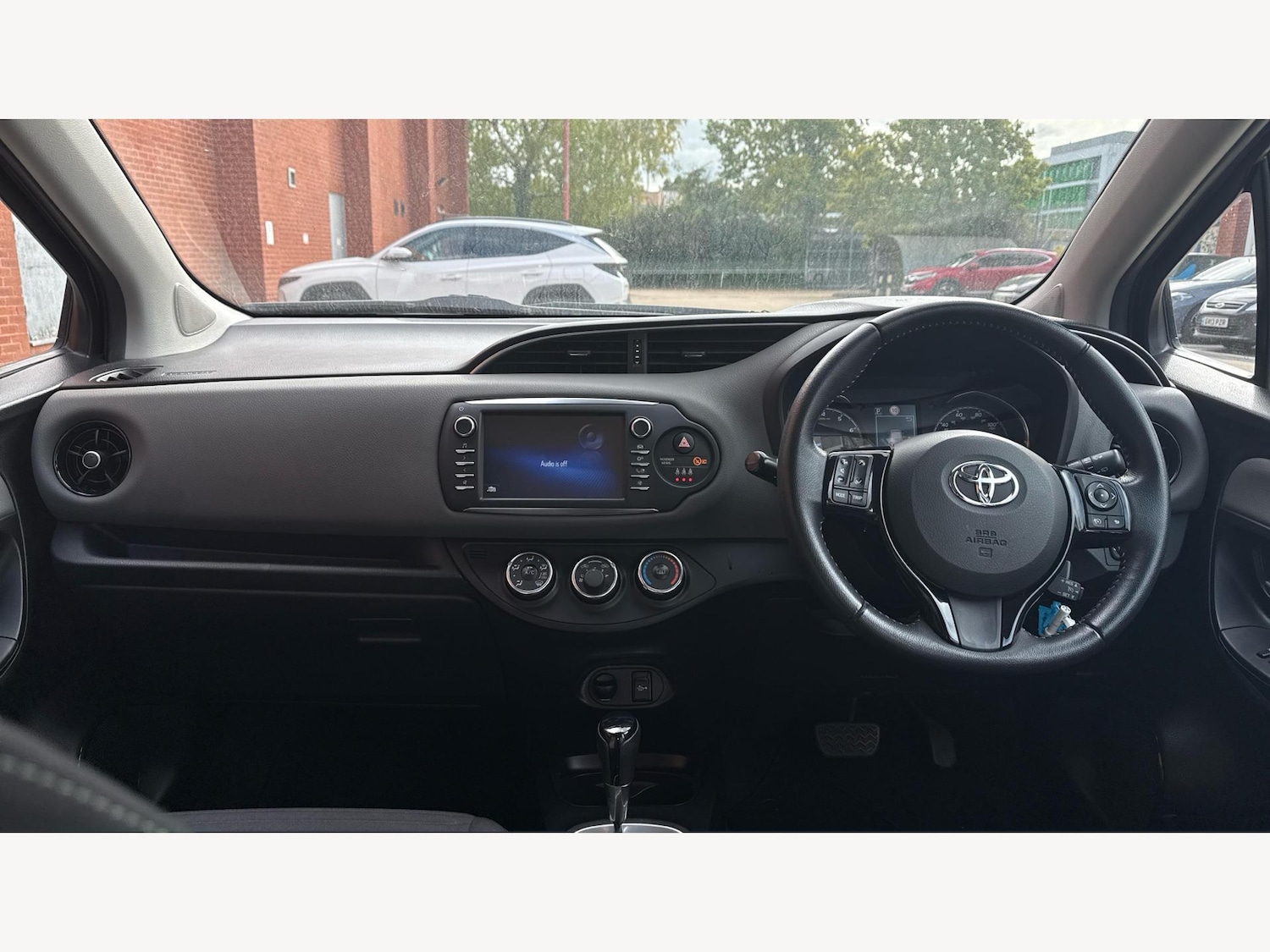 Used Toyota Yaris 2018 for sale - 76361116: Photo 7