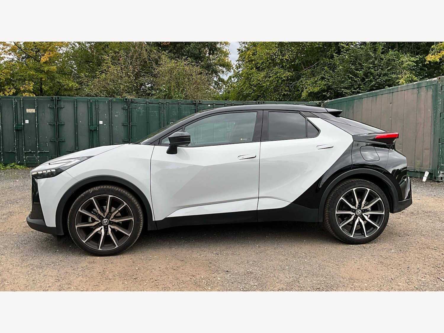 Used Toyota C-HR 2025 for sale - 76688669: Photo 19