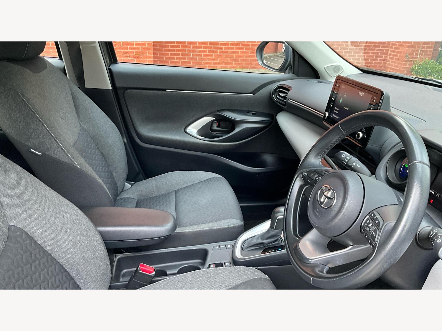 Used Toyota Yaris Cross 2022 for sale - 76371427: Photo 13