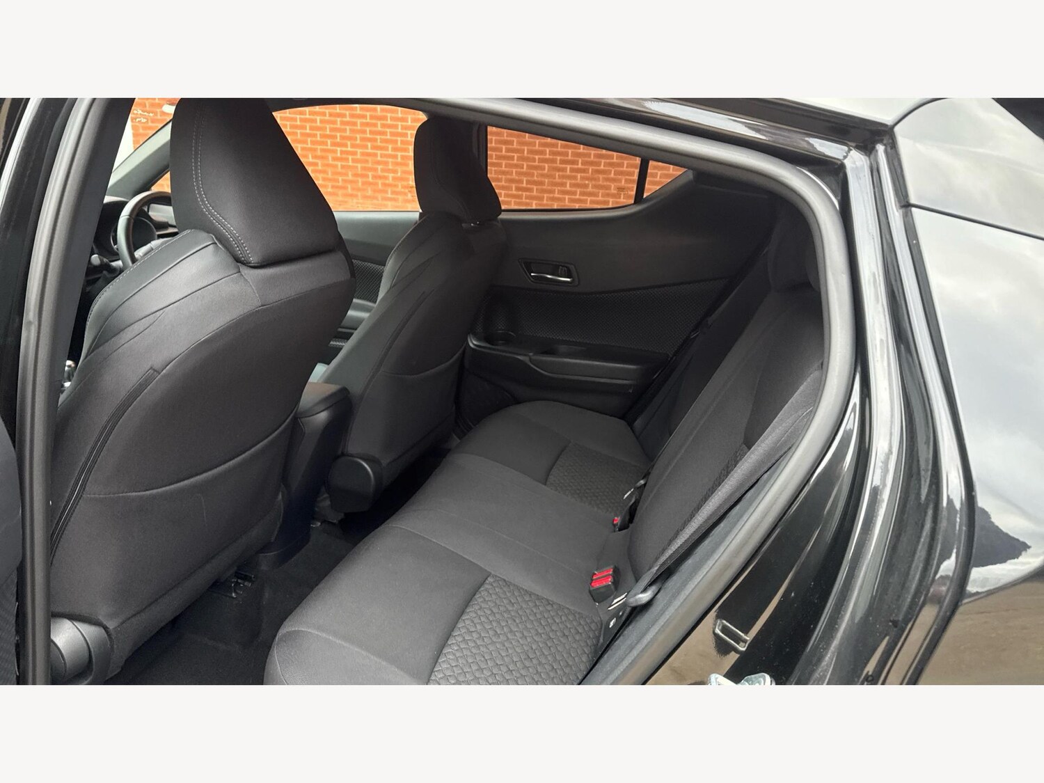 Used Toyota C-HR 2023 for sale - 77305999: Photo 15