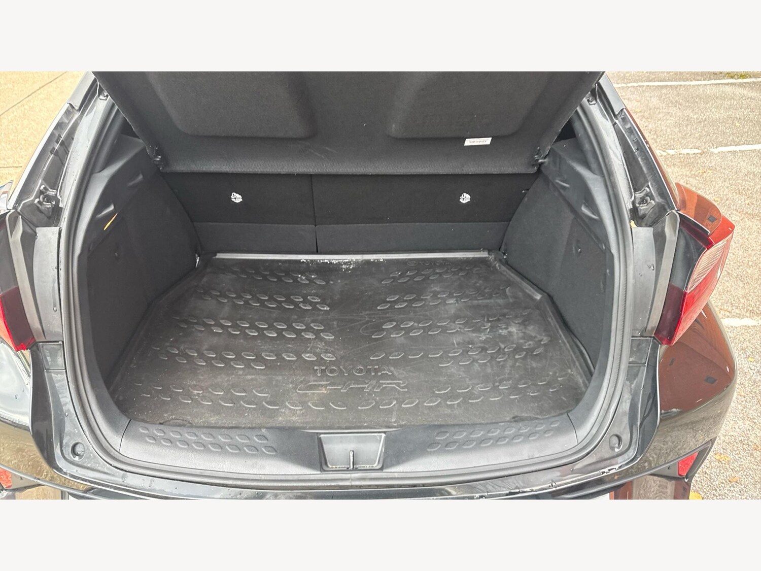 Used Toyota C-HR 2023 for sale - 77305999: Photo 16