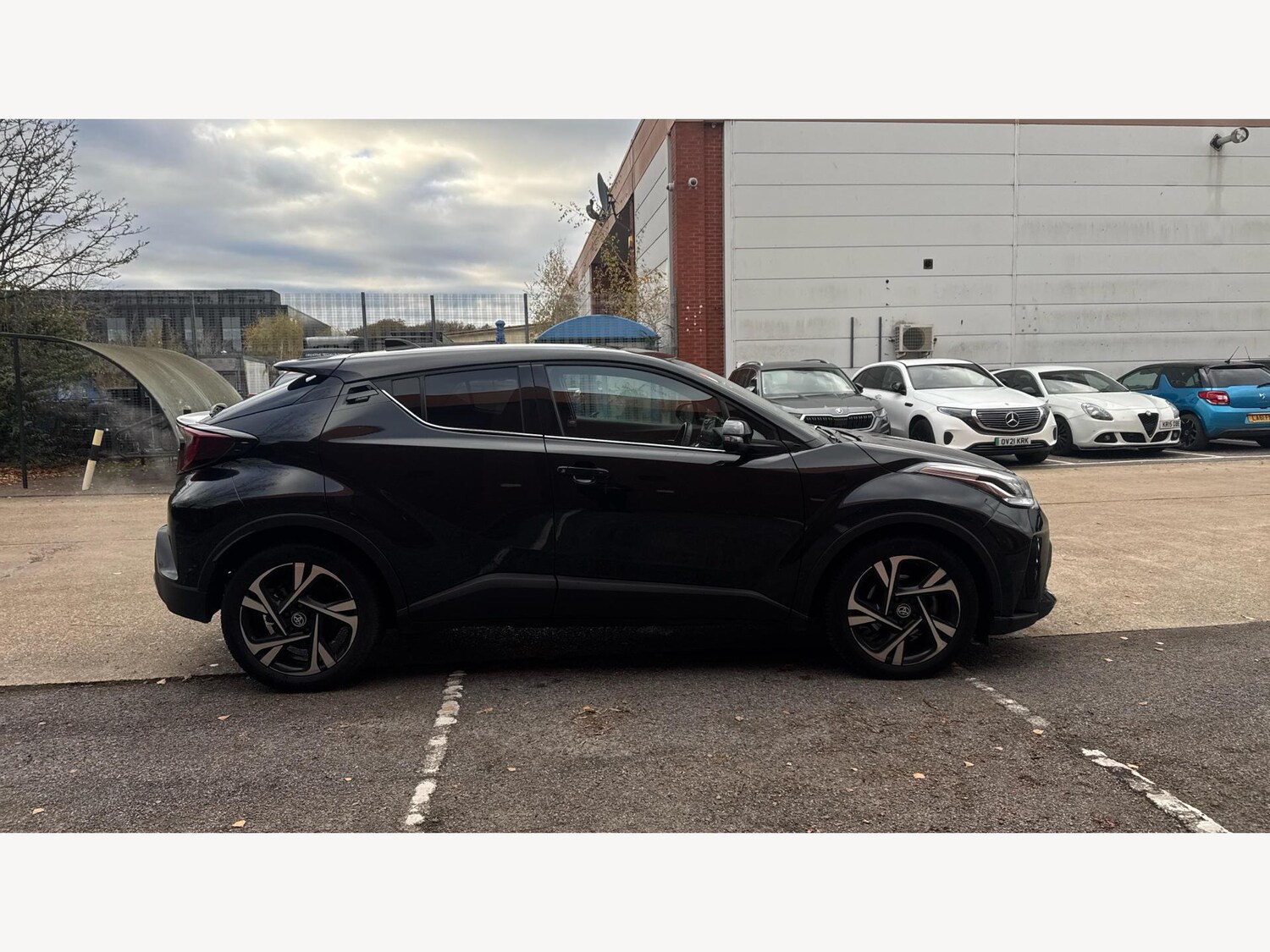 Used Toyota C-HR 2023 for sale - 77305999: Photo 18