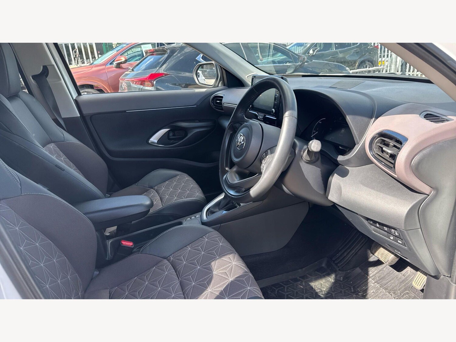 Used Toyota Yaris Cross 2023 for sale - 78047411: Photo 13