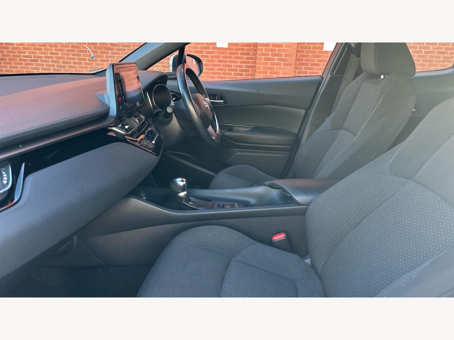Used Toyota C-HR 2018 for sale - 76446734: Photo 12