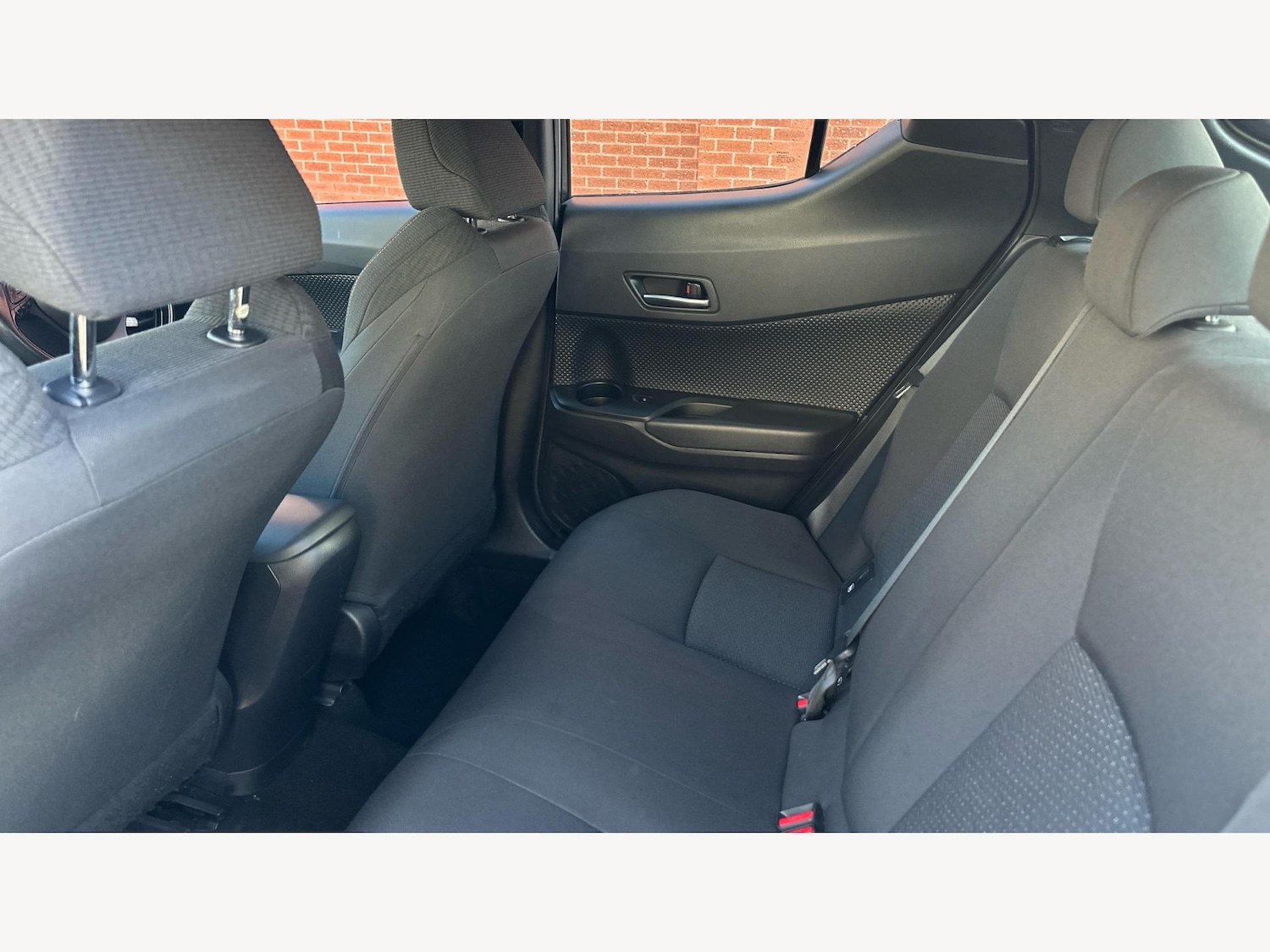 Used Toyota C-HR 2018 for sale - 76446734: Photo 15