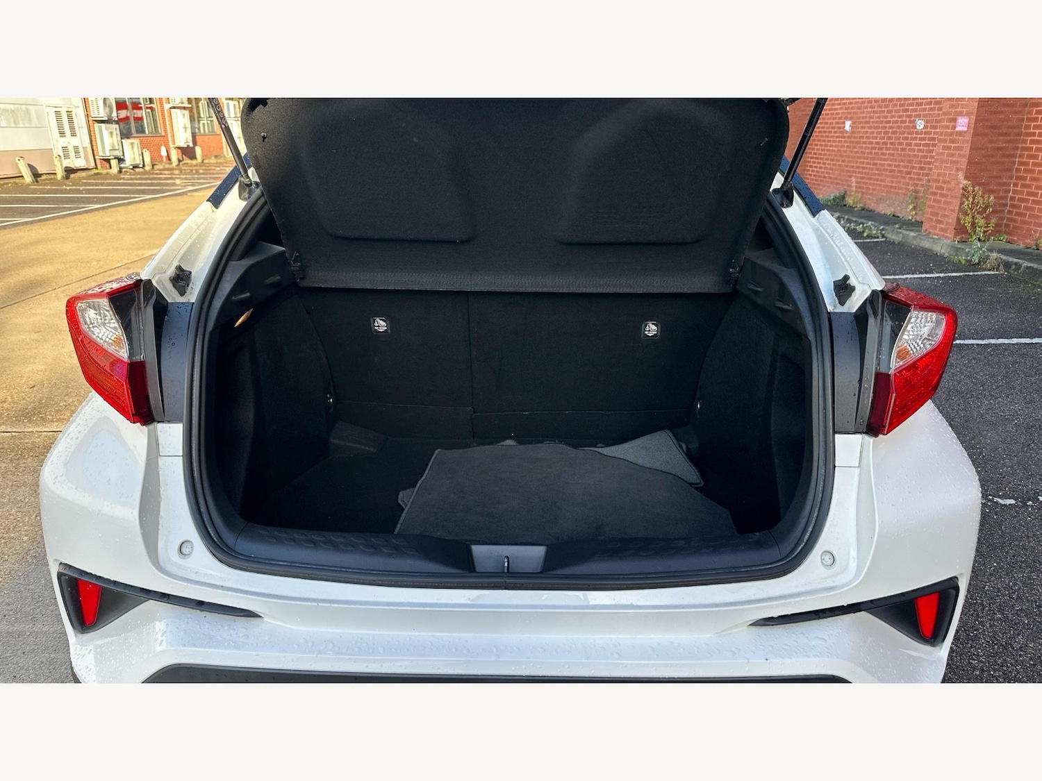 Used Toyota C-HR 2018 for sale - 76446734: Photo 16