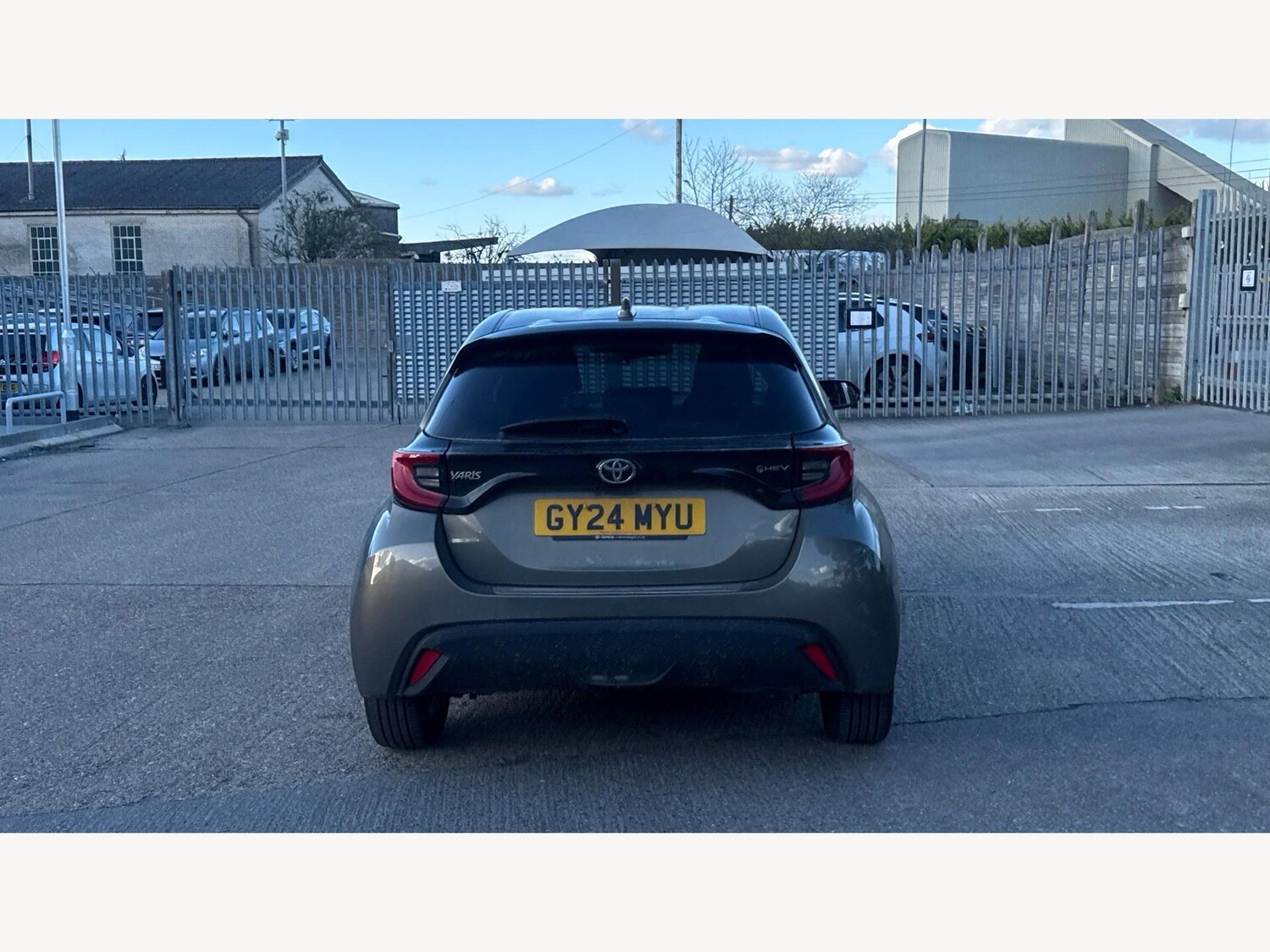 Used Toyota Yaris 2024 for sale - 77909182: Photo 21