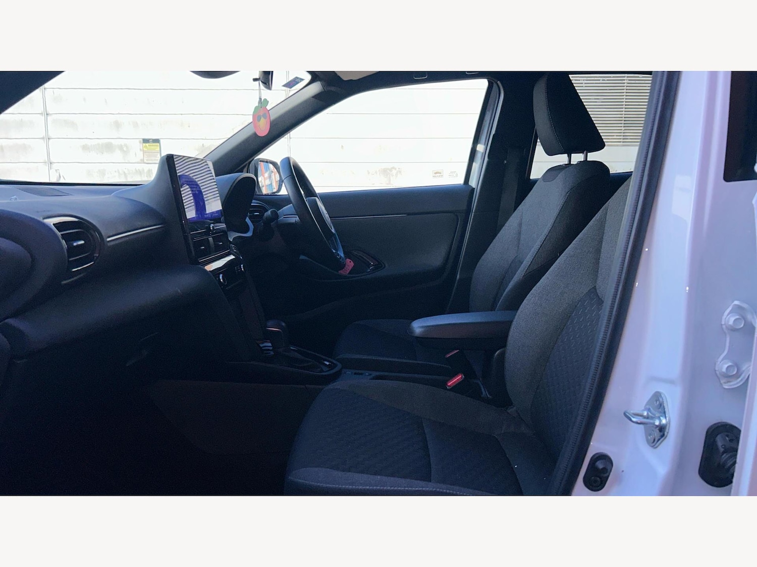 Used Toyota Yaris Cross 2024 for sale - 76645614: Photo 12