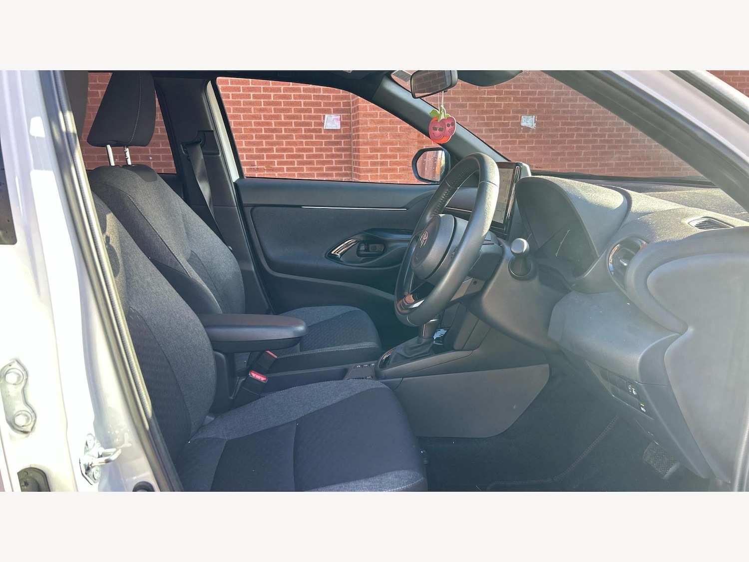 Used Toyota Yaris Cross 2024 for sale - 76645614: Photo 13