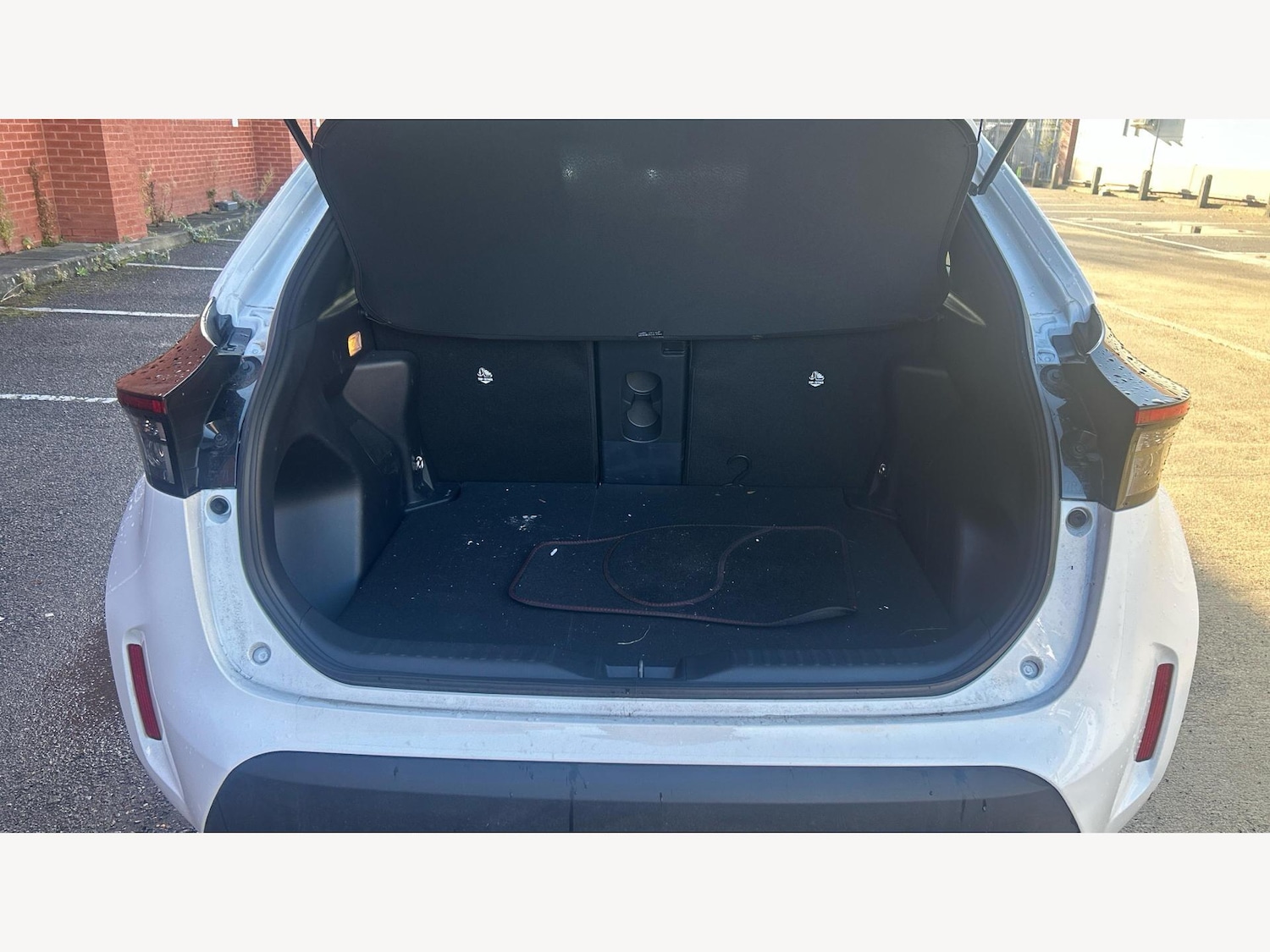 Used Toyota Yaris Cross 2024 for sale - 76645614: Photo 16