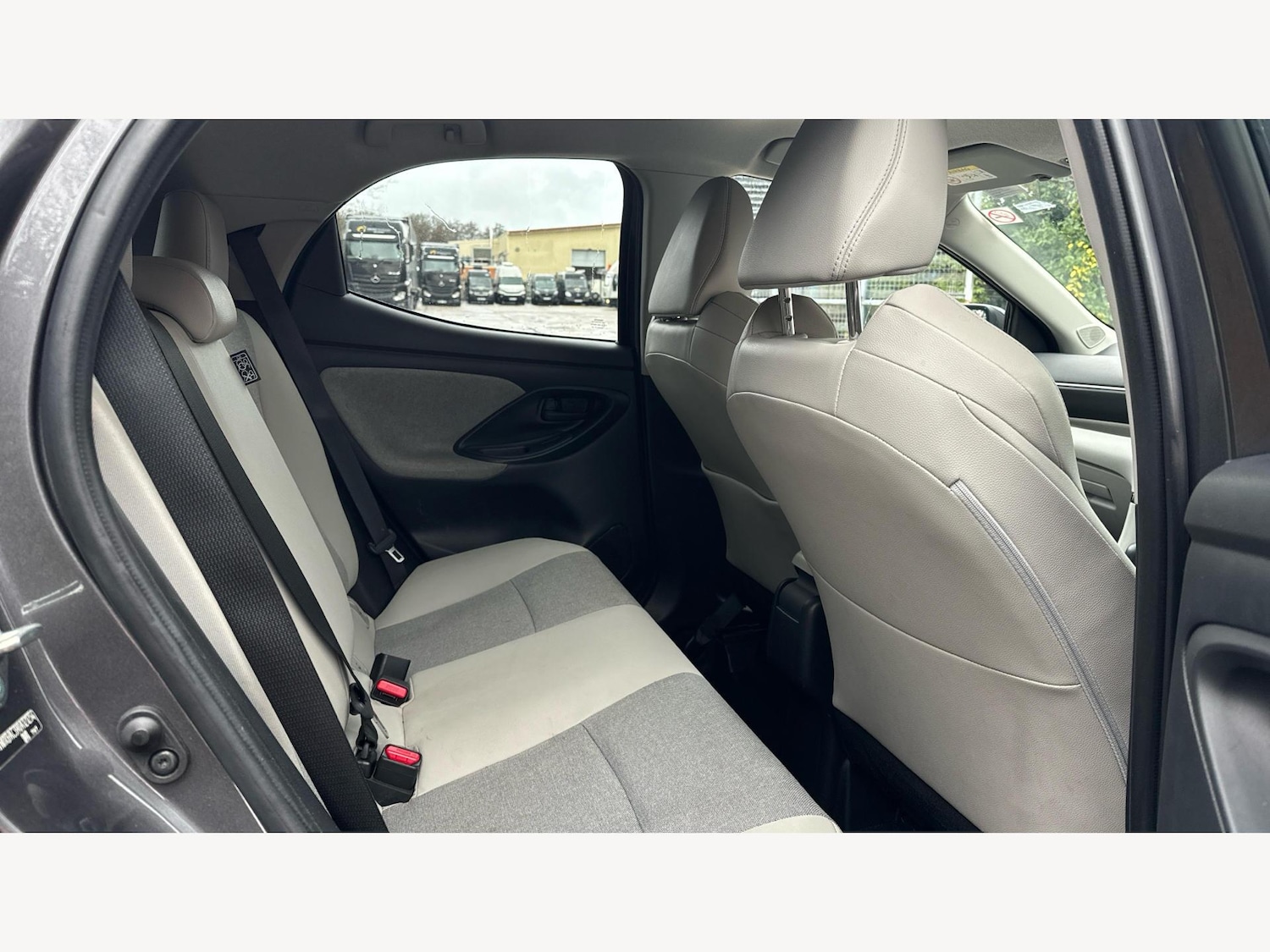 Used Toyota Yaris 2021 for sale - 76689962: Photo 14