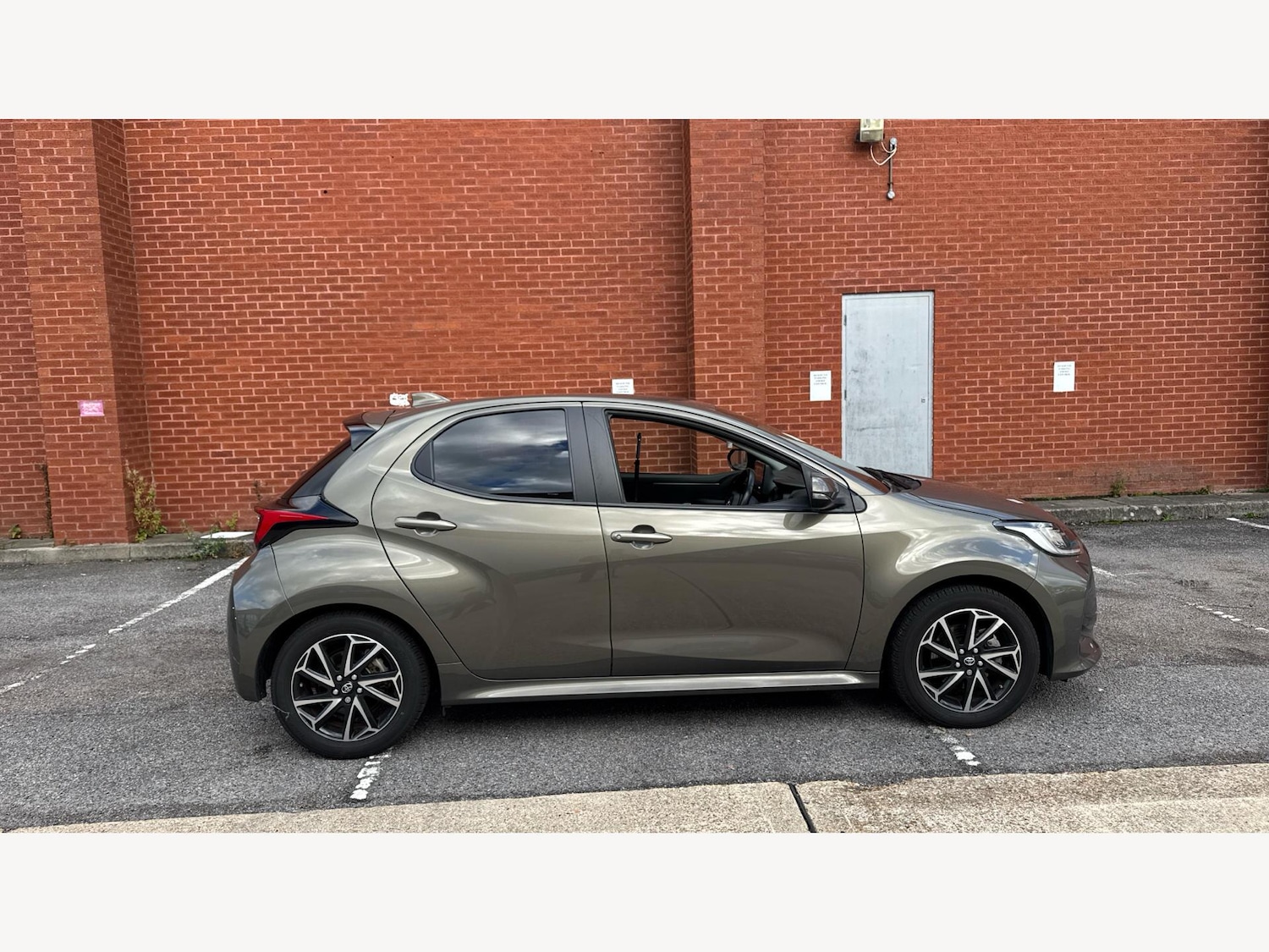 Used Toyota Yaris 2022 for sale - 76388196: Photo 18