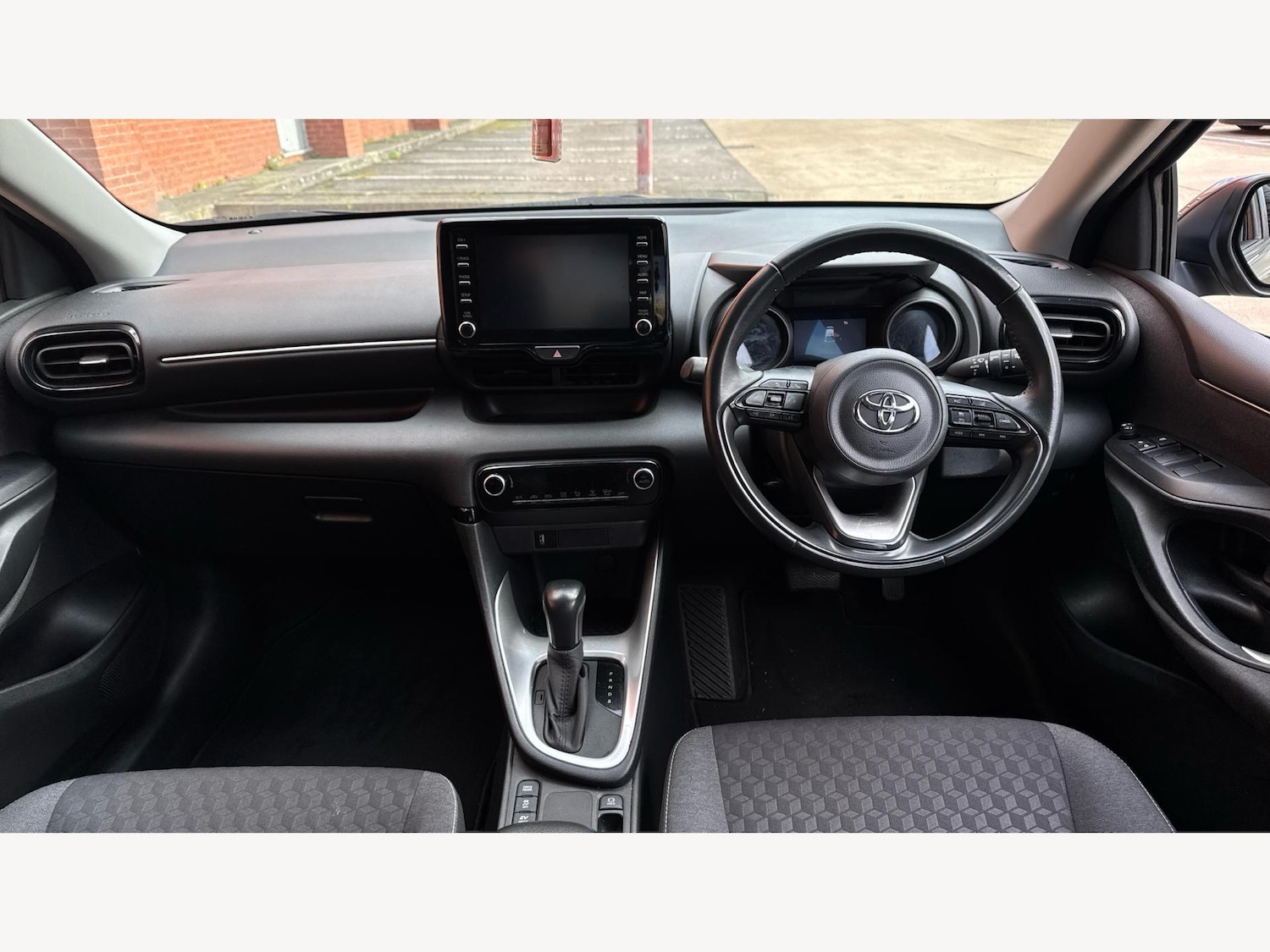 Used Toyota Yaris 2022 for sale - 76388196: Photo 7