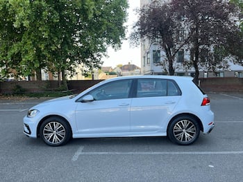 Used Volkswagen Golf 2017 for sale - 79847301: Photo