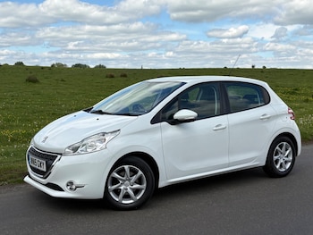 Used Peugeot 208 2015 for sale - 78491578: Photo