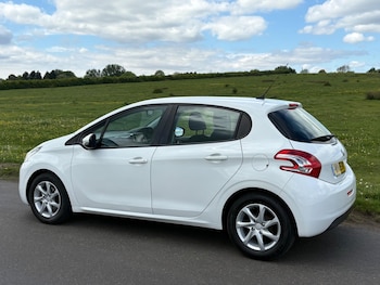 Used Peugeot 208 2015 for sale - 78491578: Photo