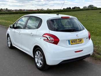 Used Peugeot 208 2015 for sale - 78491578: Photo