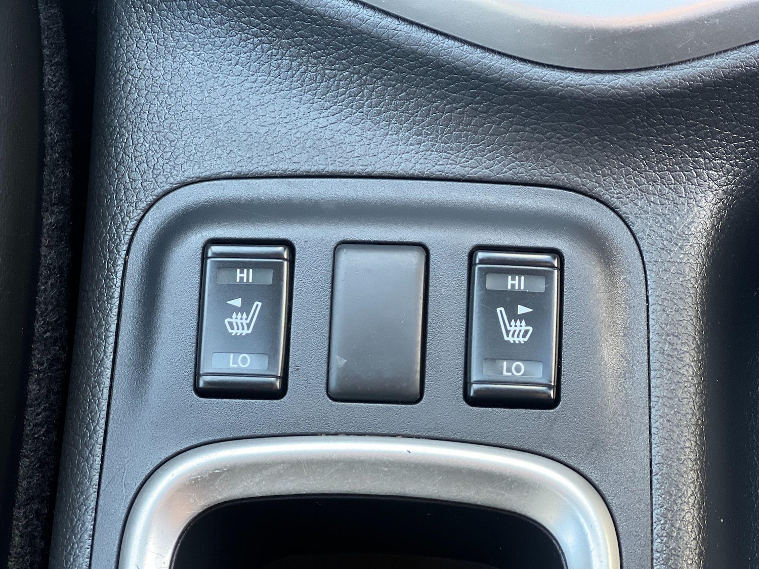 Used Nissan Navara 2020 for sale - 77892706: Photo 20