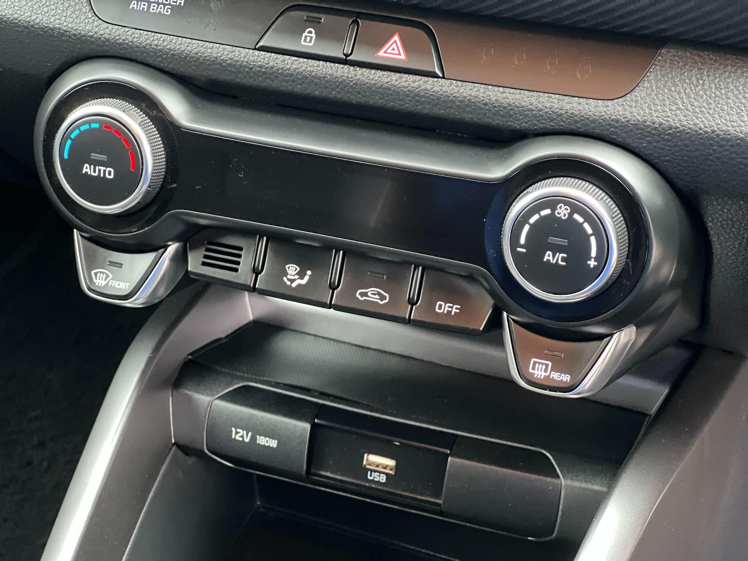 Used Kia Stonic 2023 for sale - 76592710: Photo 16