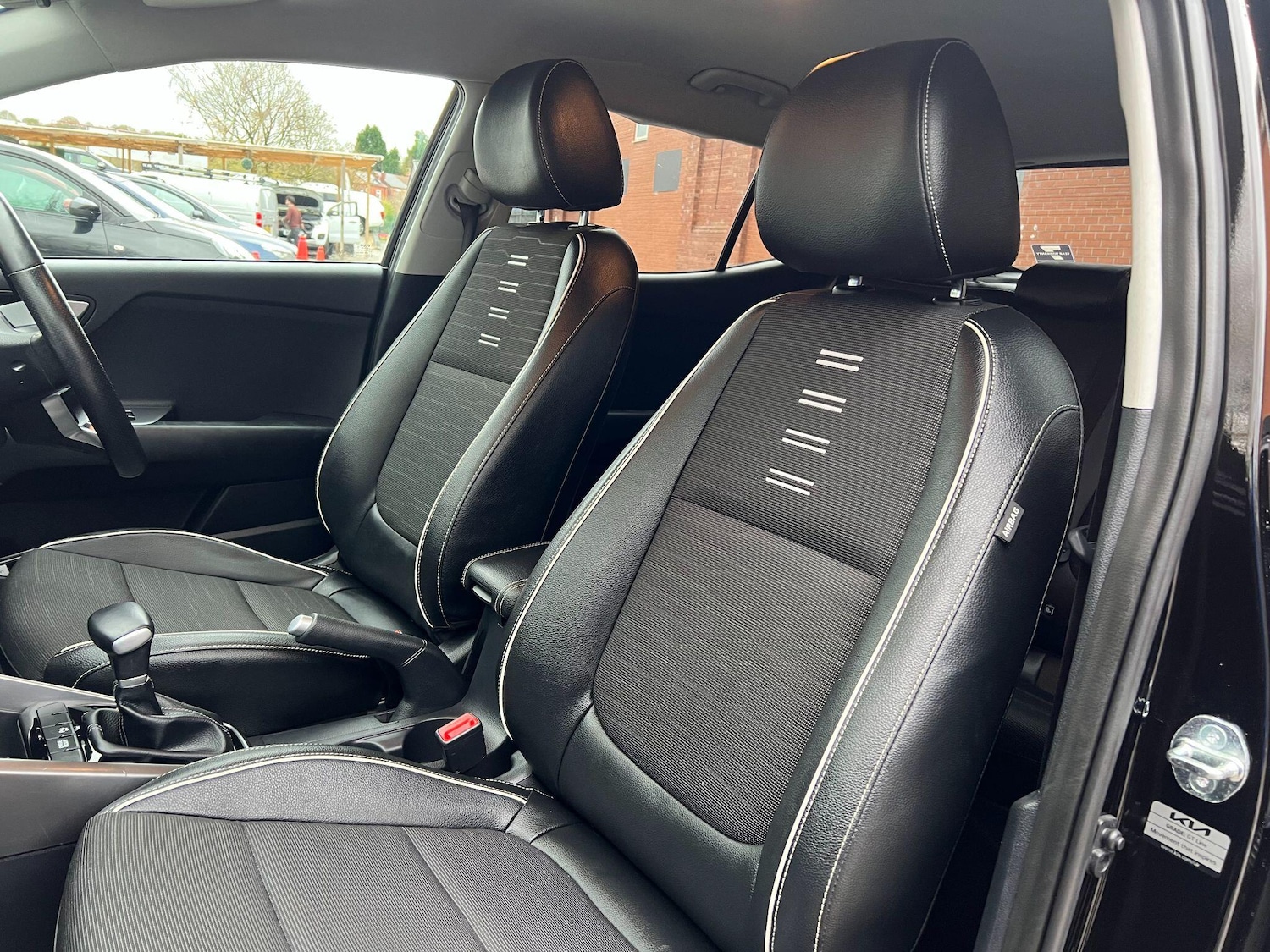 Used Kia Stonic 2023 for sale - 76592710: Photo 27