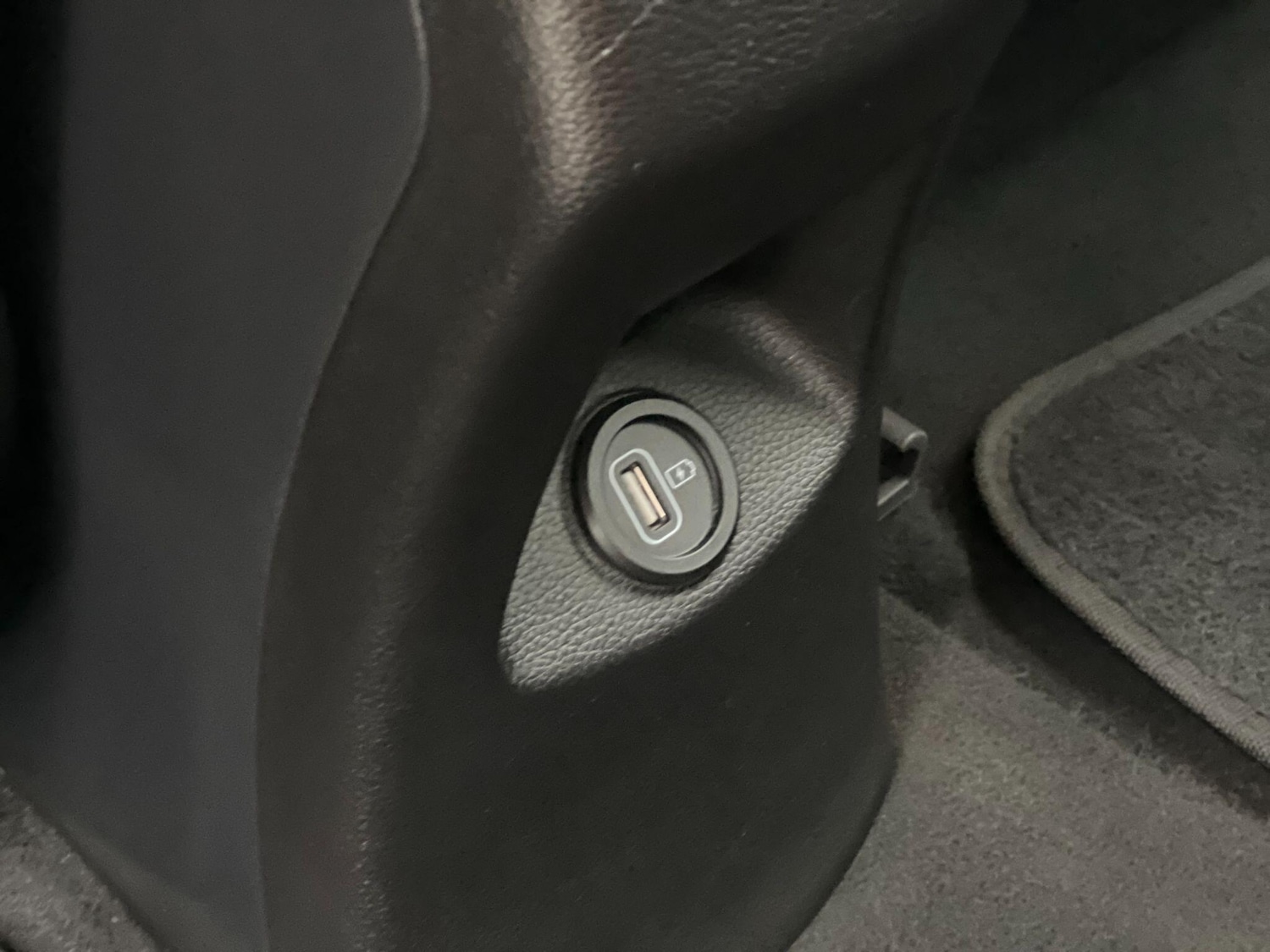 Used Kia Stonic 2023 for sale - 76592710: Photo 31