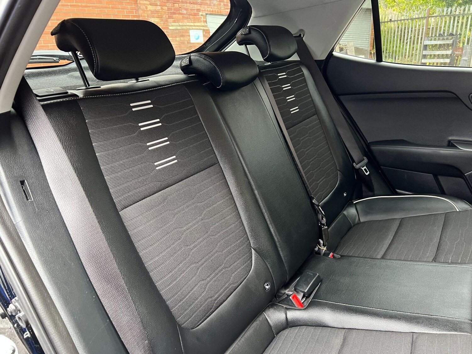 Used Kia Stonic 2023 for sale - 76592710: Photo 34