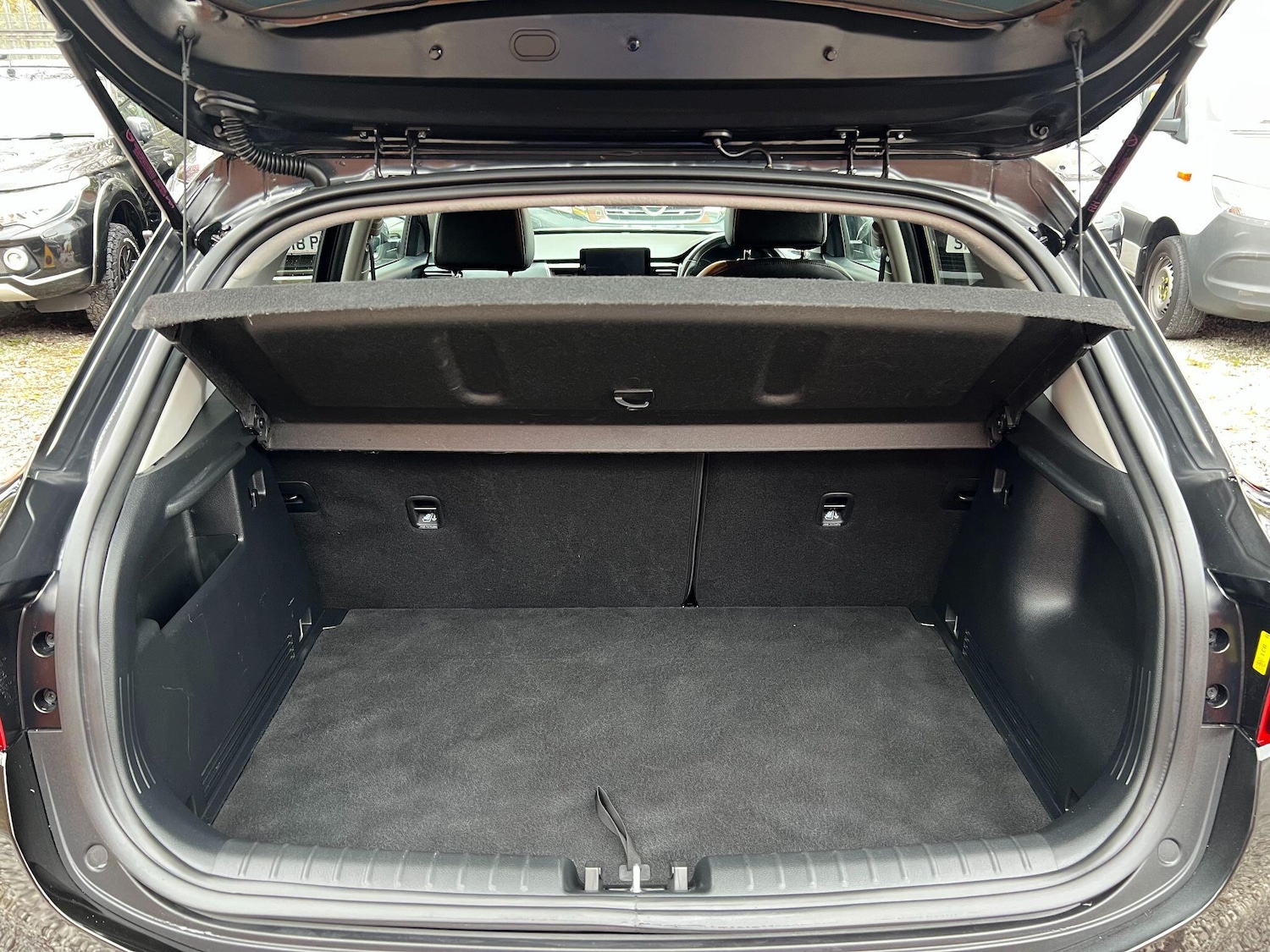 Used Kia Stonic 2023 for sale - 76592710: Photo 36