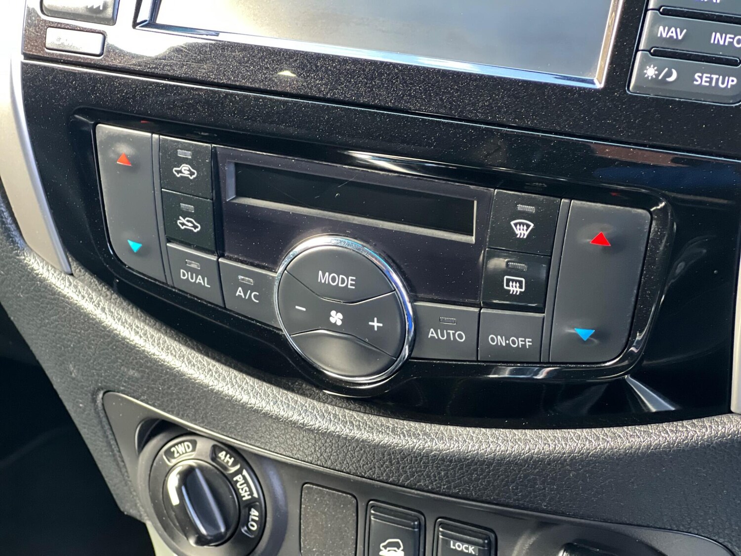 Used Nissan Navara 2016 for sale - 76989927: Photo 15