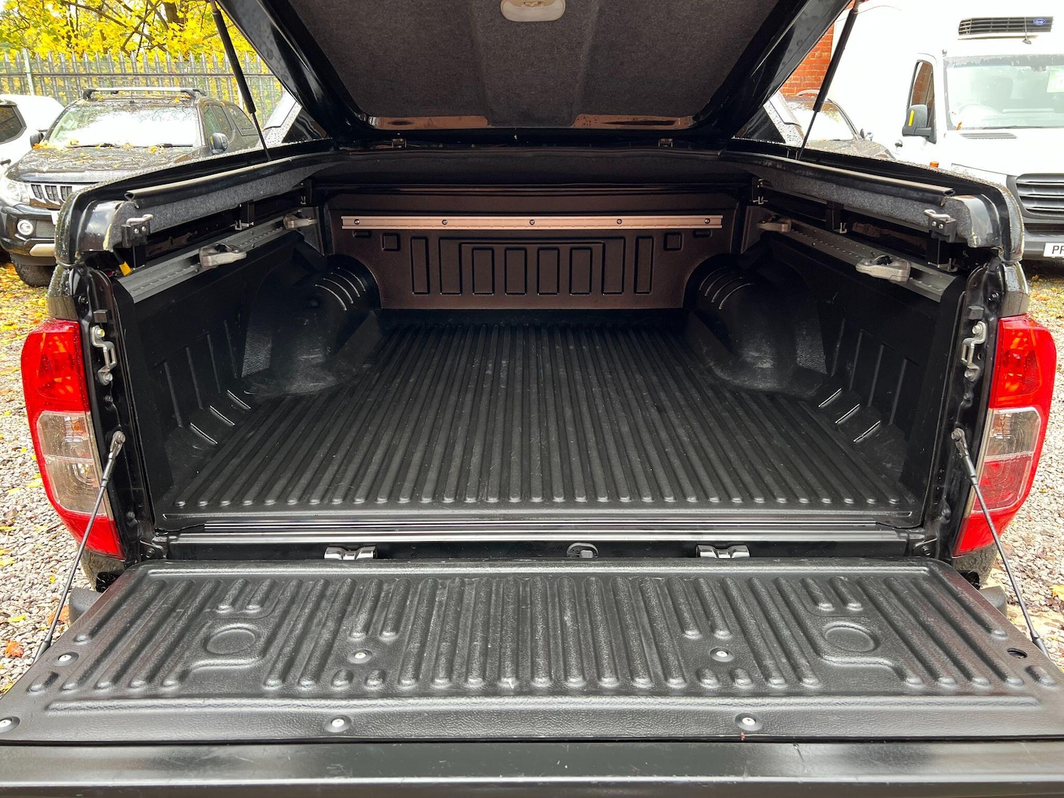 Used Nissan Navara 2017 for sale - 76995266: Photo 42