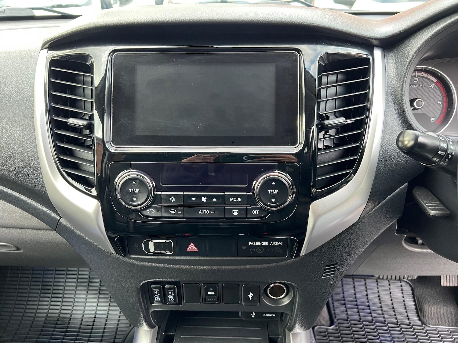 Used Mitsubishi L200 2018 for sale - 76926110: Photo 16