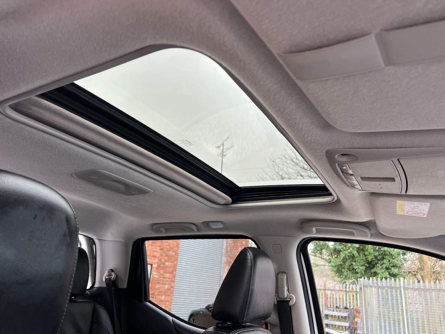 Used Nissan Navara 2017 for sale - 77705148: Photo 25