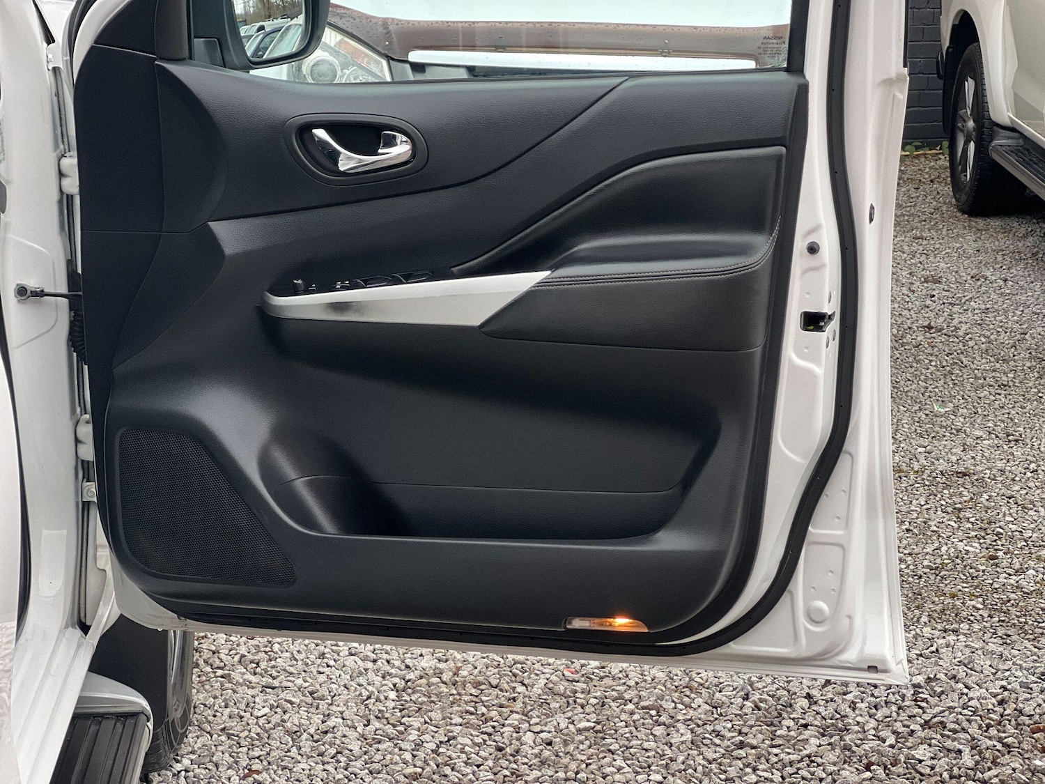 Used Nissan Navara 2017 for sale - 77705148: Photo 27