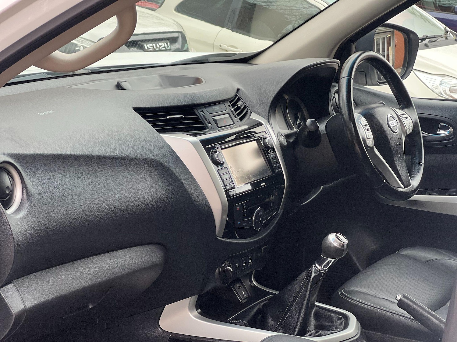 Used Nissan Navara 2017 for sale - 77705148: Photo 29