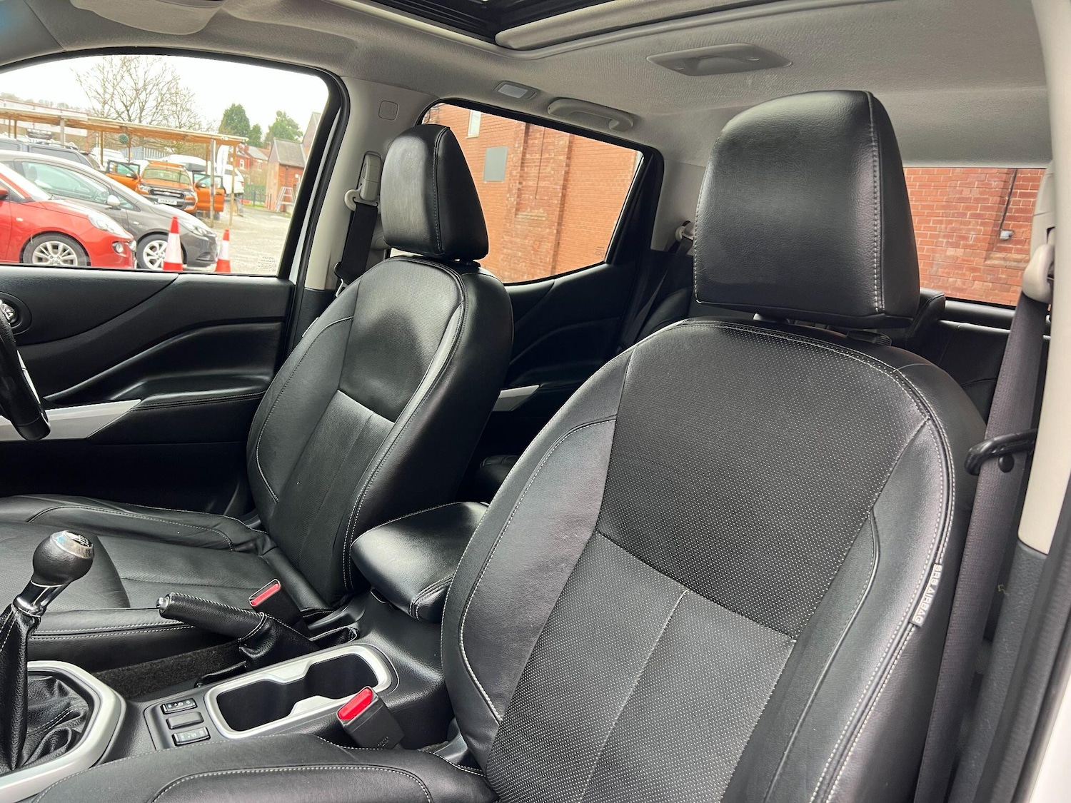 Used Nissan Navara 2017 for sale - 77705148: Photo 30