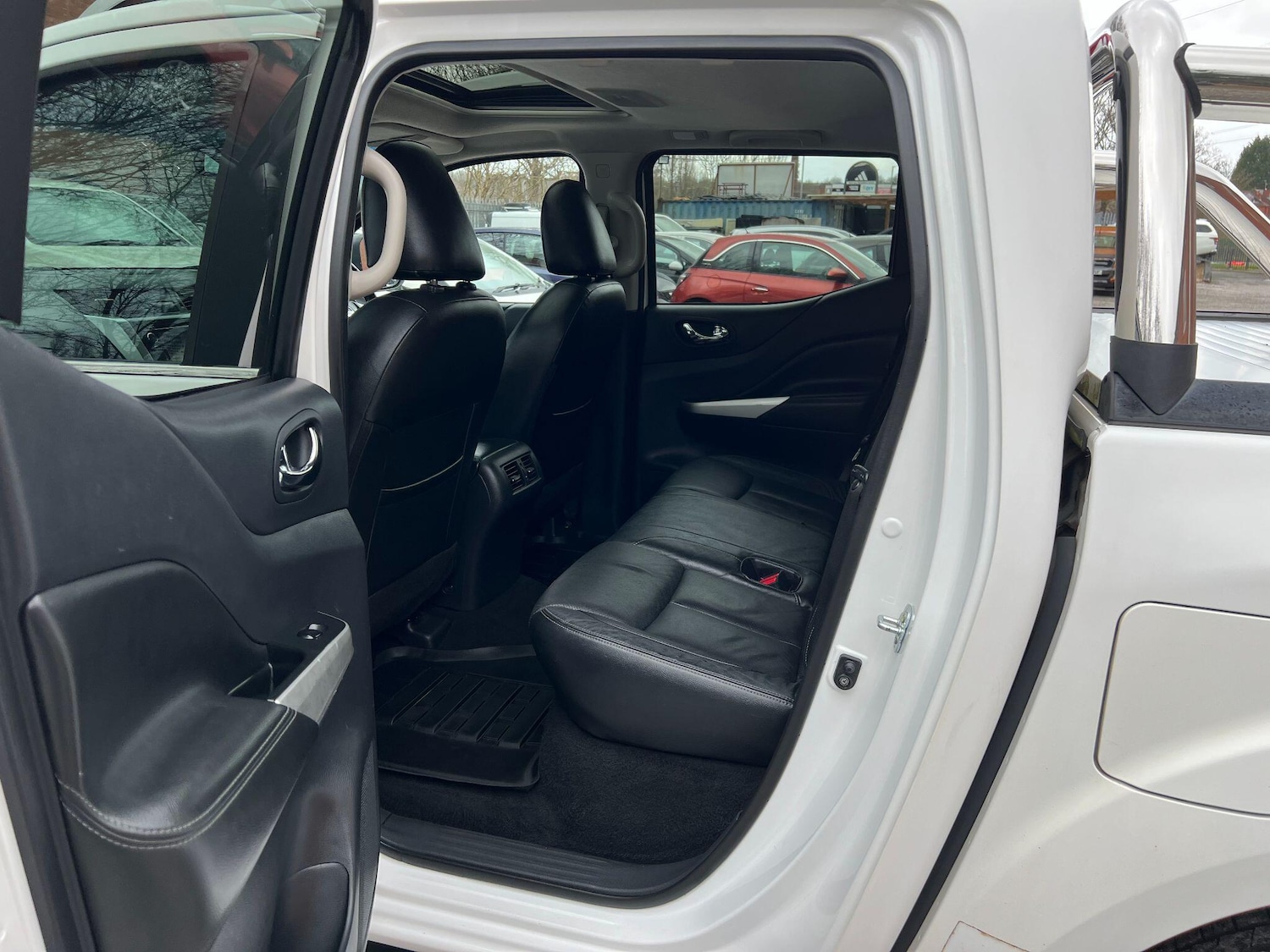 Used Nissan Navara 2017 for sale - 77705148: Photo 32